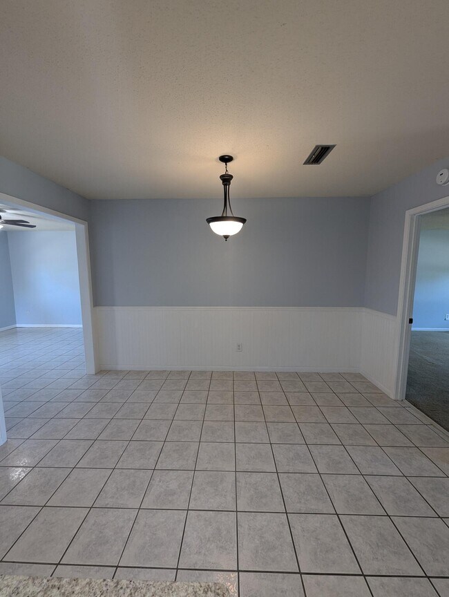Building Photo - 2217 Calle De Pizzaro