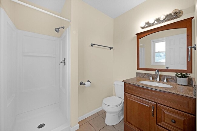 Building Photo - 611 Harvard Dr