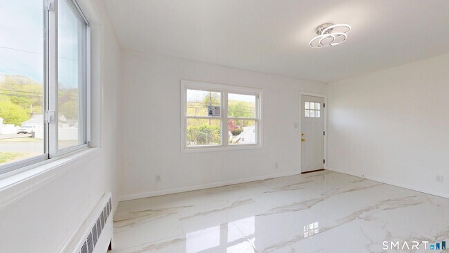 Building Photo - 52 Glen Haven Rd