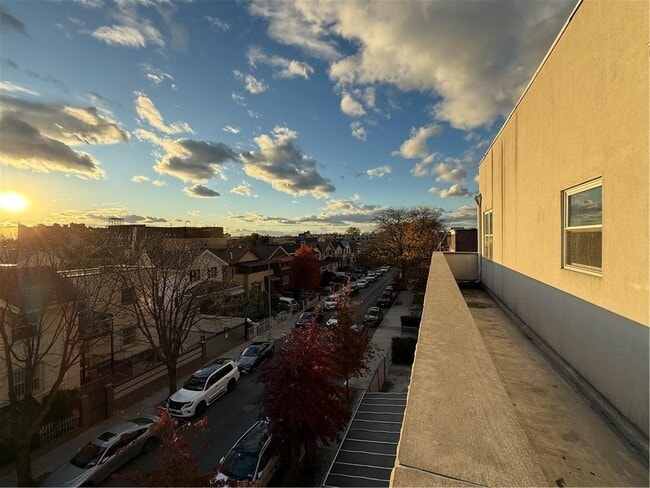 Building Photo - 6124 19th Ave