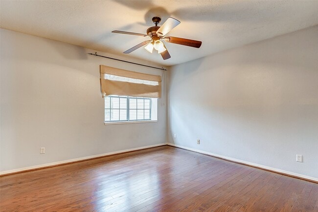 Building Photo - 7350 Kirby Dr