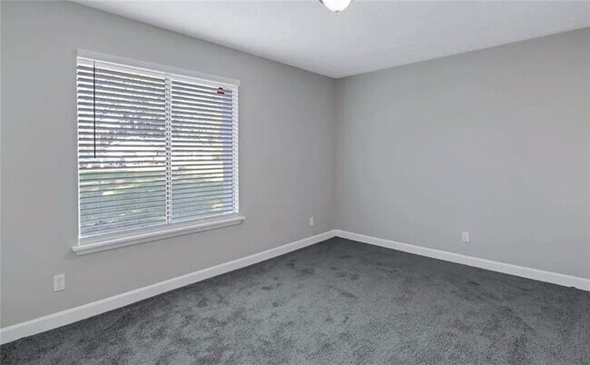Building Photo - 3150 Cadiz Cir