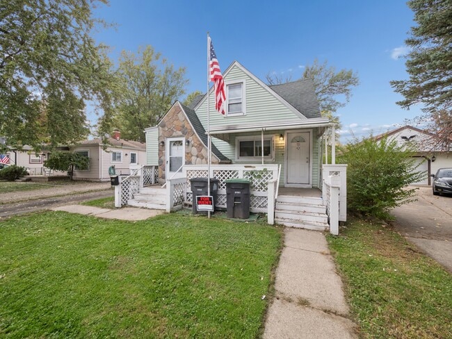 Building Photo - 6024 Hazel St