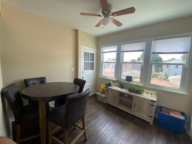 Building Photo - 5546 N Marmora Ave