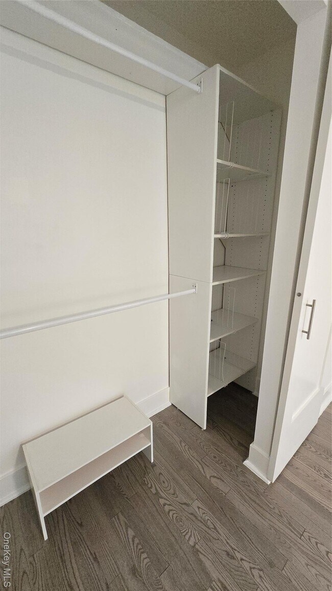 Building Photo - 74-11 85th Dr