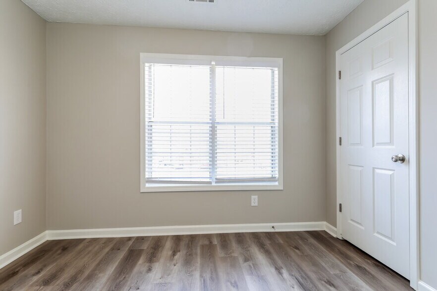 Building Photo - 25 Karen Camille Dr NW