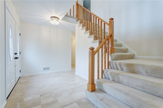 Building Photo - 399 French Rd