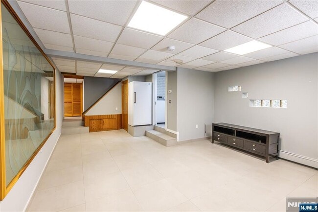 Building Photo - 129 Boulevard