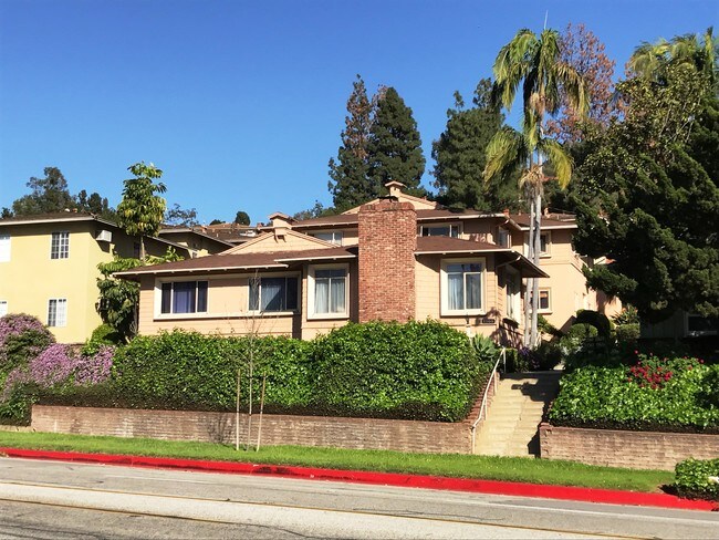 Building Photo - 1566 N Verdugo Rd