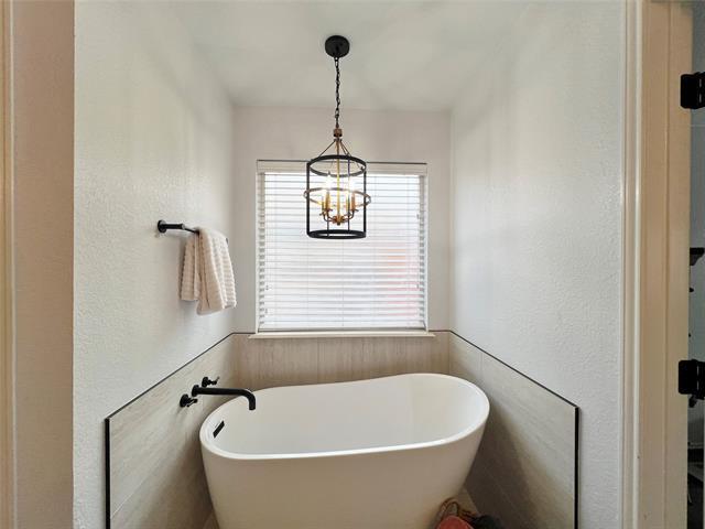 Building Photo - 717 Ridgehill Dr