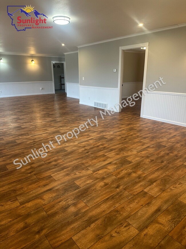 Building Photo - Charming Country Home with Bonus Room and ...