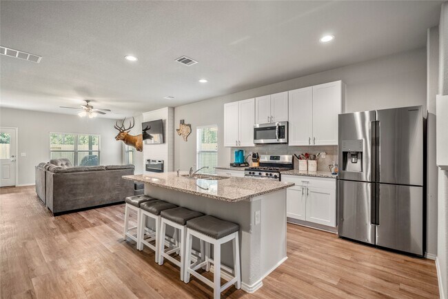Building Photo - 210 Bellewood Mnr Dr