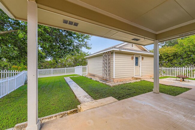 Building Photo - 4418 Mather