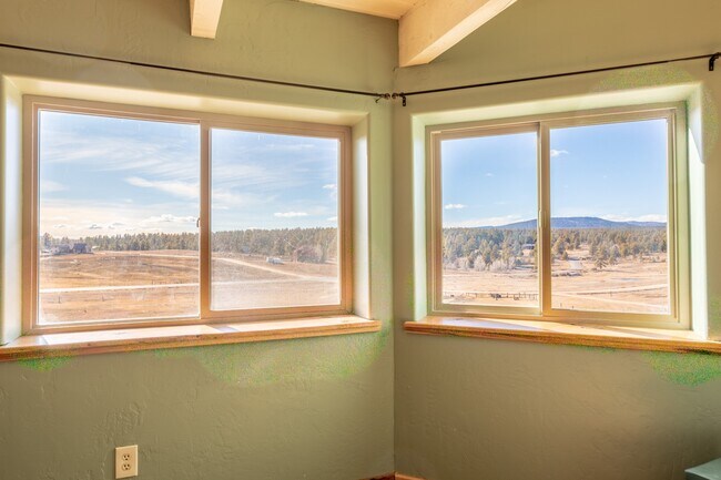 Building Photo - 3529 N Pagosa Blvd