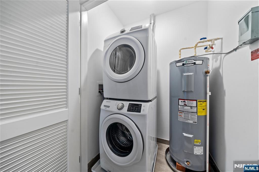 Building Photo - 313 Woodland Pl