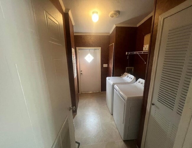 Building Photo - 8730 FM 646 Rd