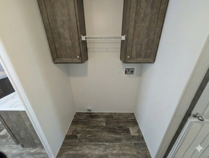 Building Photo - 16151 Notre Dame St