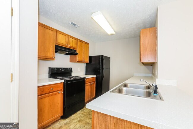 Building Photo - 2286 Strathmoor Manor Dr