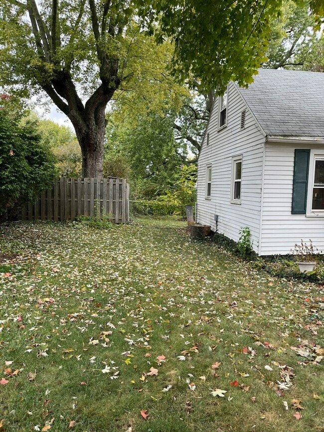 Building Photo - 1261 Lincoln Park Blvd