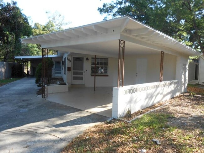 Building Photo - 2/1 Duplex in College Park Area