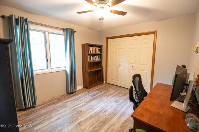 Building Photo - 13 Robinwood Dr