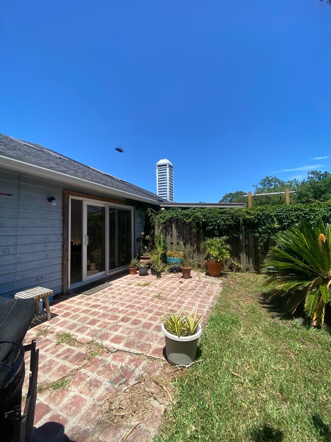 Building Photo - 141 Abaco Way