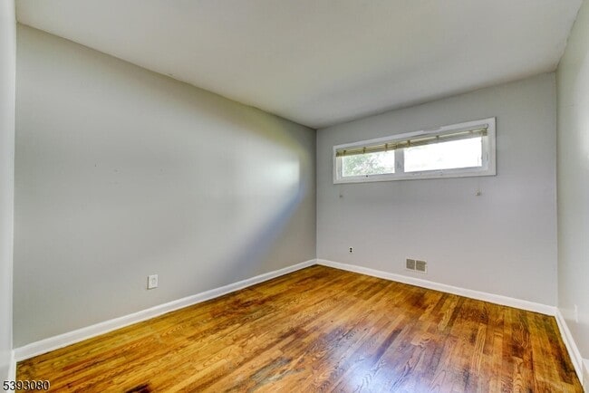 Building Photo - 109 Edgewood Dr