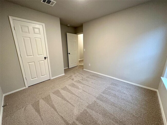 Building Photo - 491 Dalloway St