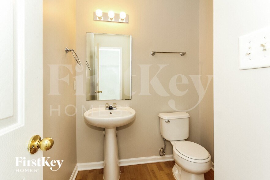 Building Photo - 9849 Aviary Hill Way