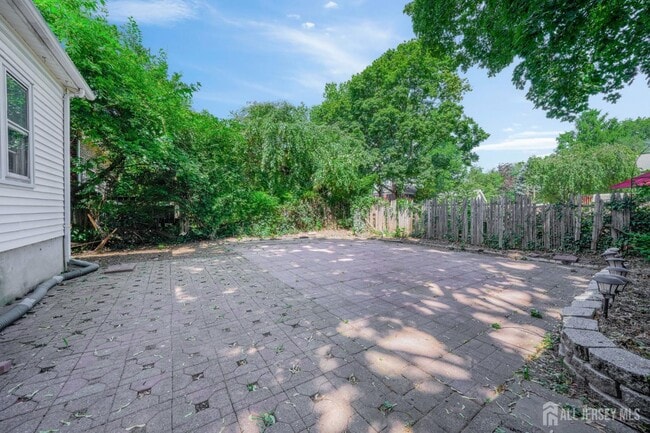 Building Photo - 1144 Amboy Ave