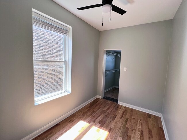 Building Photo - 4244 N Spaulding Ave