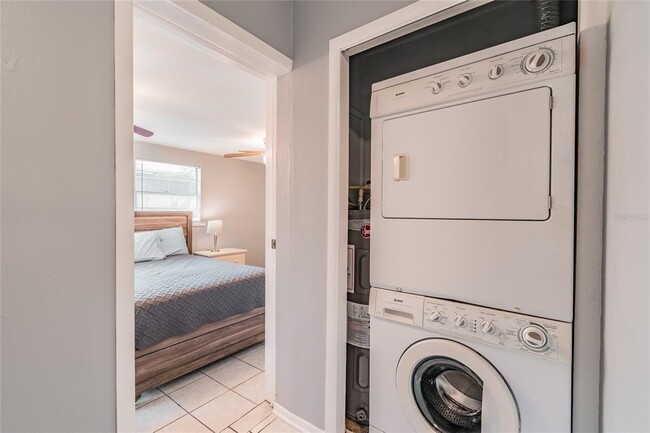 Building Photo - 3611 Anderson Ave