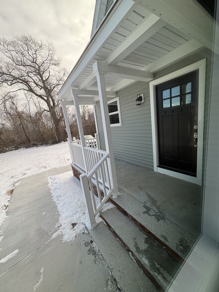 Front porch with door to kitchen - 316 Old Fall River Rd