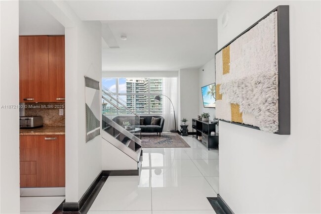 Building Photo - 1395 Brickell Ave