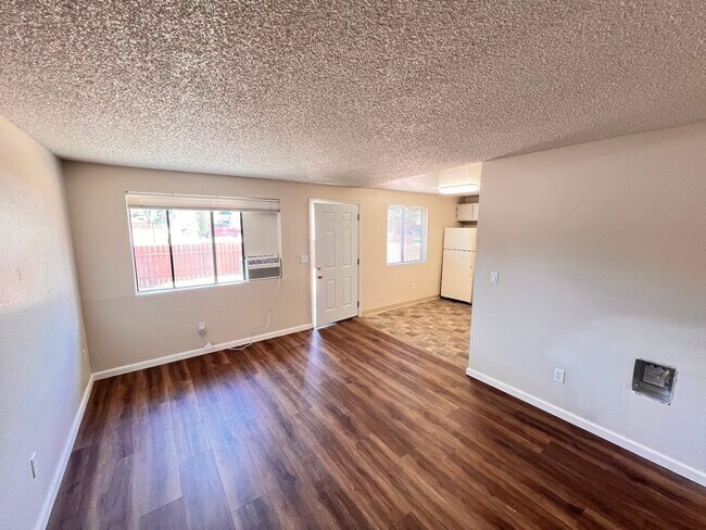Primary Photo - 200 E Park St