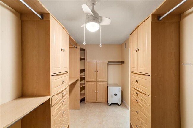 Building Photo - 1111 N Gulfstream Ave