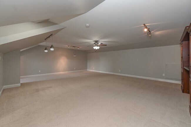 Building Photo - Elegant Townhome Living Minutes from Twelve Stones Golf Club – Bonus Room & 2-Car Garage