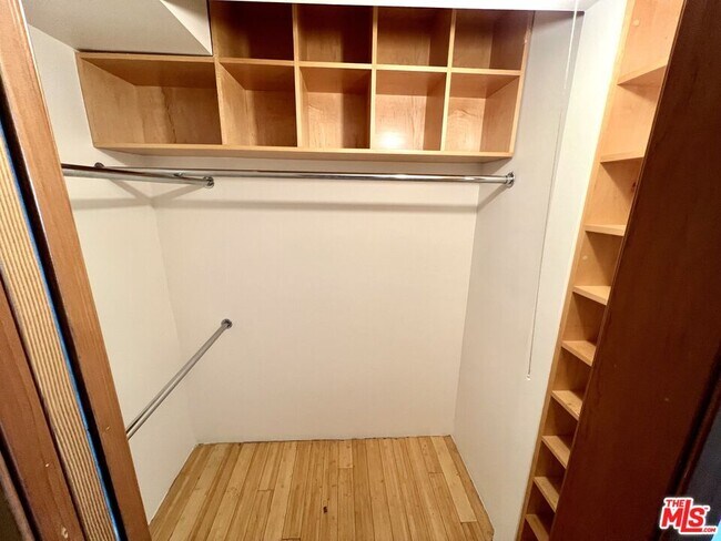 Building Photo - 721 Cedar St