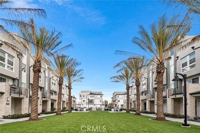 Building Photo - 1323 W Cara Dr