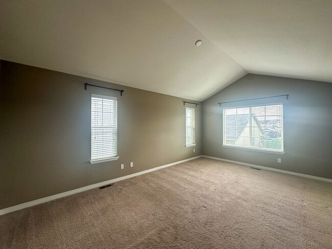 Building Photo - 4bd house in a heart of Dove Village!