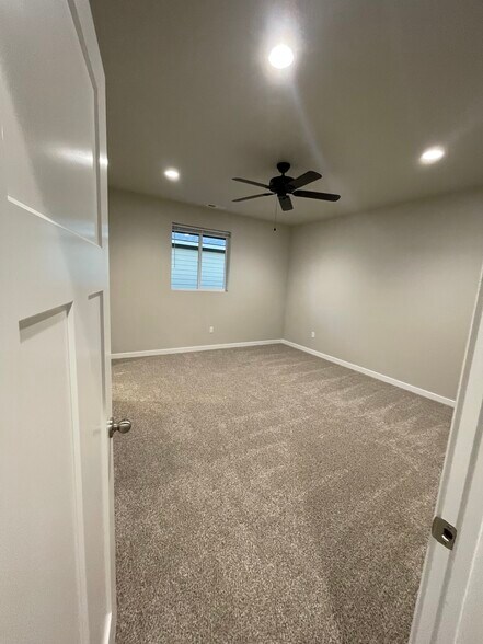 Building Photo - 6063 Murray Way NE