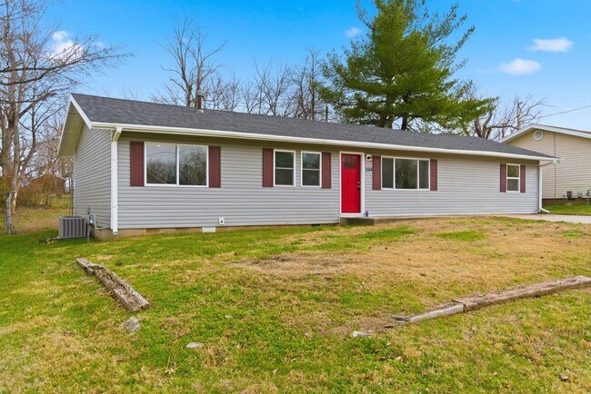 Building Photo - Newly Remodeled | 4 Bedroom | 3 Bathroom | 2 Ensuite's | Nixa, MO School District!