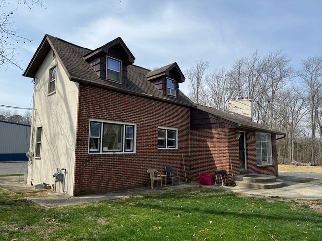 Building Photo - 1165 N Tuckahoe Rd