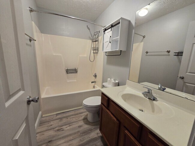 Building Photo - 362 Broad Dr