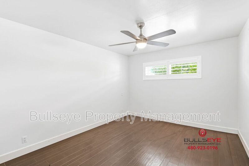 Building Photo - 1617 W Flower Cir N