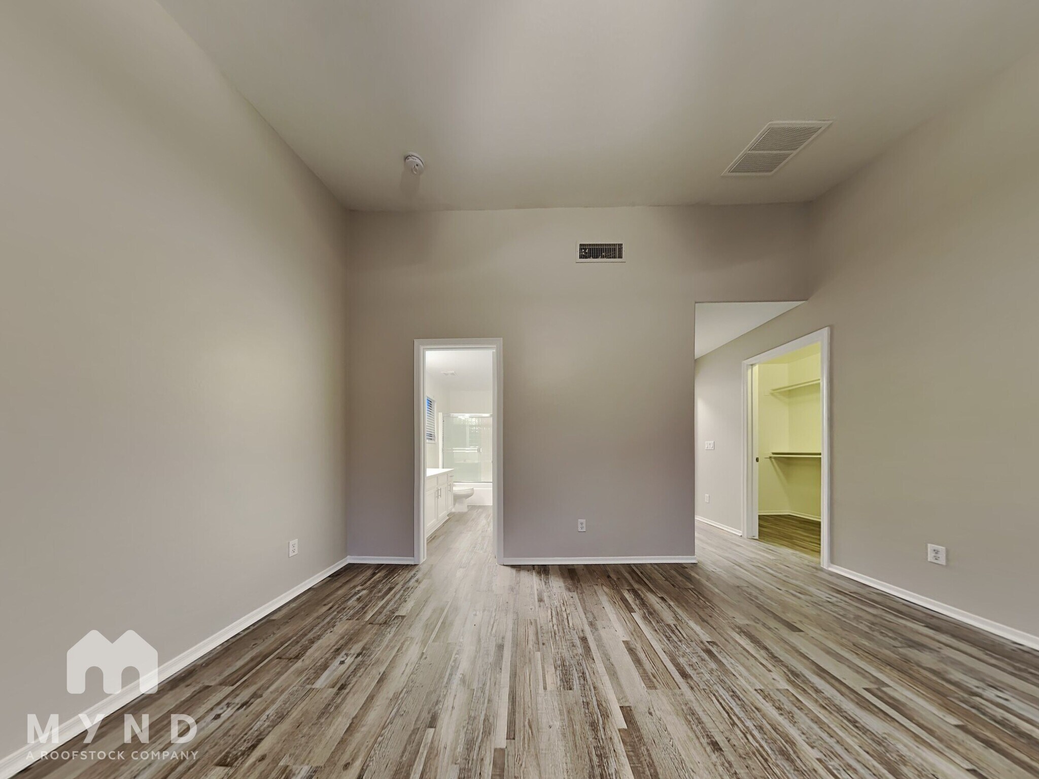 Building Photo - 10740 W Mountain View Dr