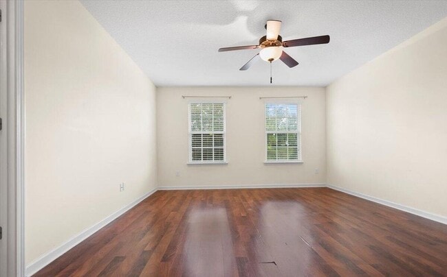 Building Photo - 612 Wishing Wy