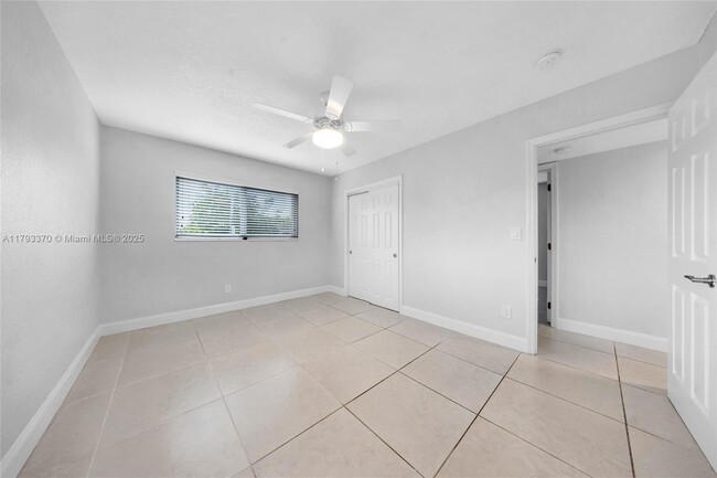 Building Photo - 8801 SW 17th St