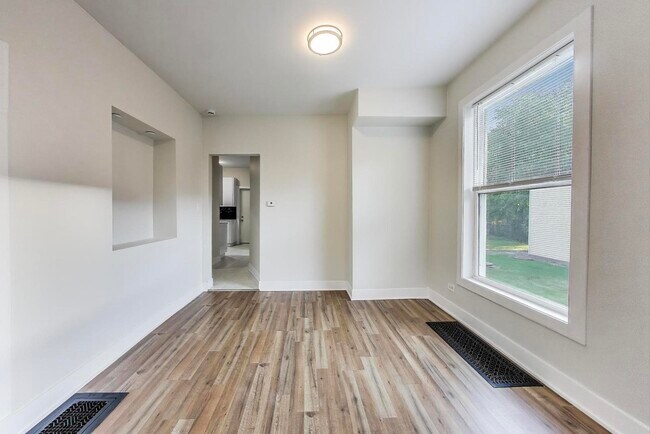 Building Photo - 3425 W Carroll Ave