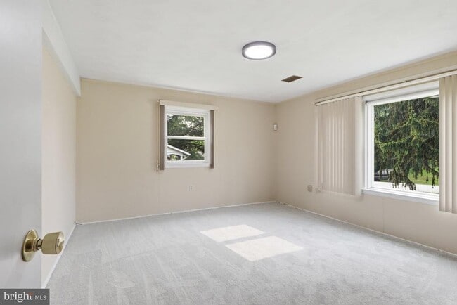 Building Photo - 9210 Maple Rock Dr